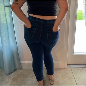 Denim stretchy capris